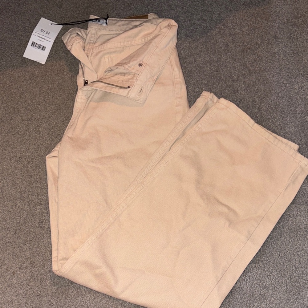 Elegant Cream Flare Jeans